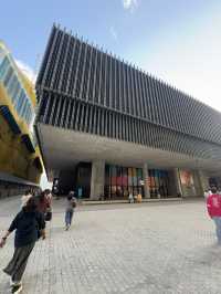 🌅 M+: จุดชมพระอาทิตย์ตกที่ปังที่สุดใน West Kowloo