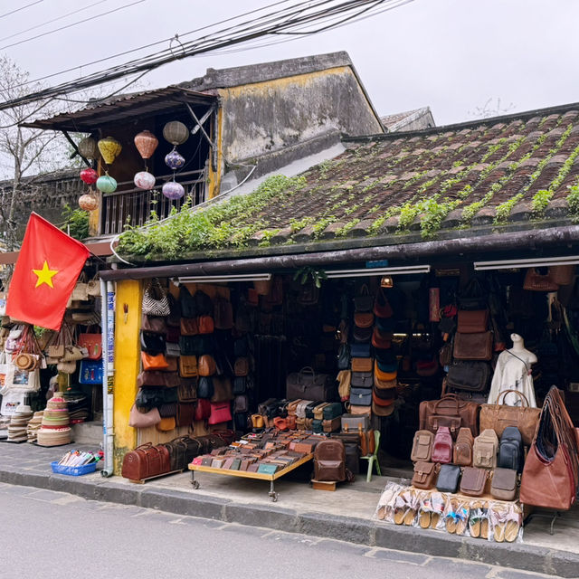 Hoi An: Lanterns, Ancient Streets & Coastal Eats – Your Wholesome Family Weekend 🏮🍜🌴 Hoi An: Lanterns, Ancient Streets & Coastal Eats – Your Wholesome Family Weekend 🏮🍜🌴