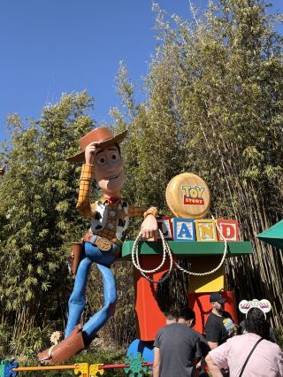 🧸 Toy Story Land — Feel like you've stepped into a world of toys