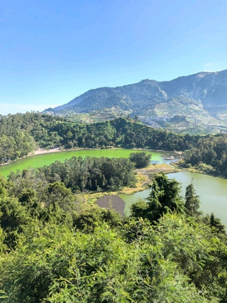 디엥 고원(Dieng Plateau)｜안개 속, 쌍둥이 화구호와 고대 사원이 맞닿은 곳 。