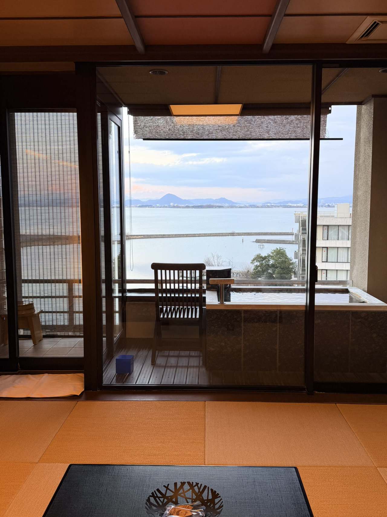 Hanya beberapa menit berkendara dari Kyoto 🚄 Kamar mandi pribadi di dalam kamar ♨️ Ulasan tulus dari Paviliun Air Hijau Danau Biwa! Pemandangan danau yang sangat indah adalah jiwanya 🌊🌅