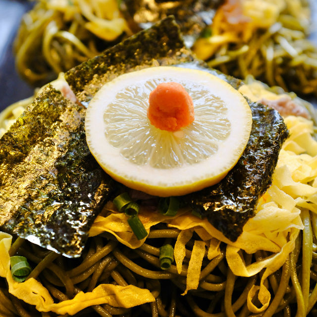 기와장에 소바를 올려주는 특이한 기타큐슈 맛집 - 기와소바 타카세