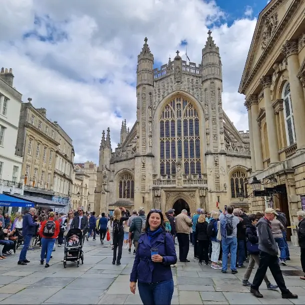 🏰 "Unwind and Explore at Bath Abbey! ✨
