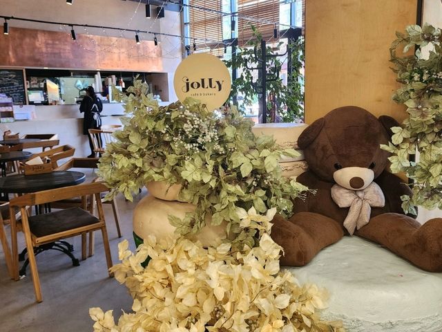 여행중에 보내는 생일에 좀 특별하게 만난 카페~~ "Jolly"
