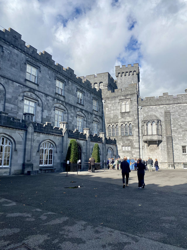 A Journey Through Art at Kilkenny Castle 🏰🖌️