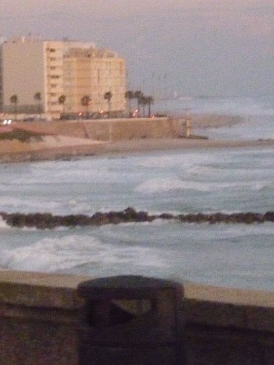 Sunset Over the Ocean: A Serene Evening in Cadiz