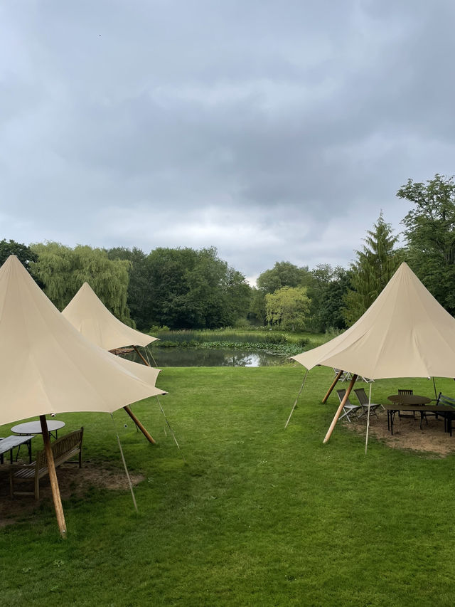 🌿 Discover Oxford’s Hidden Gem: Wolfson College & Riverside Escapes!