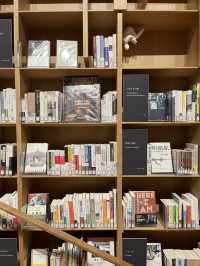 Tokyo | The must visit library in Tokyo with brilliant vibe 