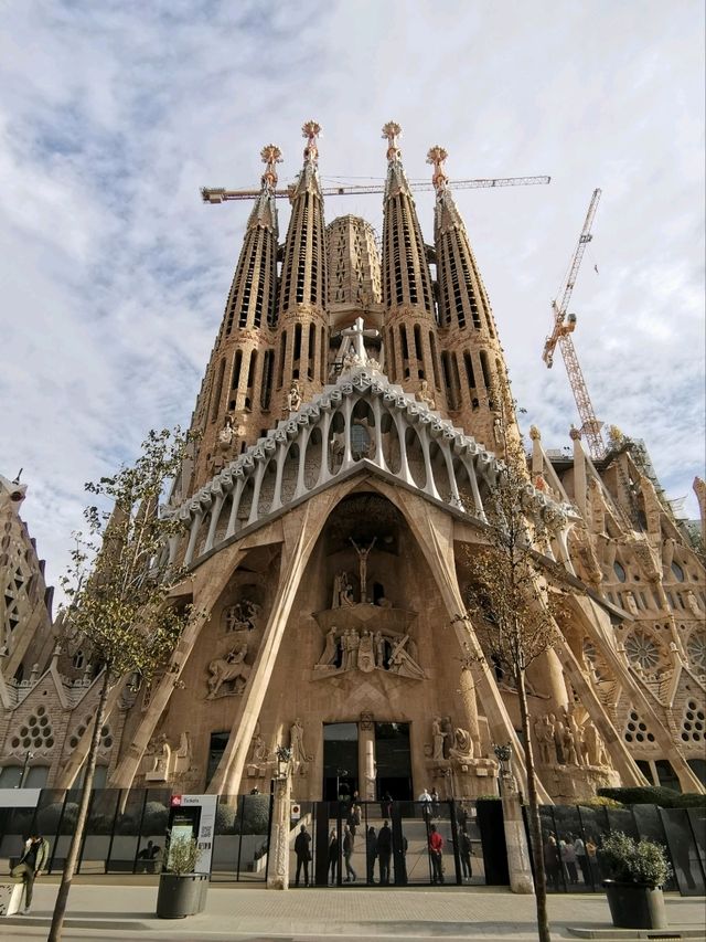 Barcelona weekend getaway under £100💰