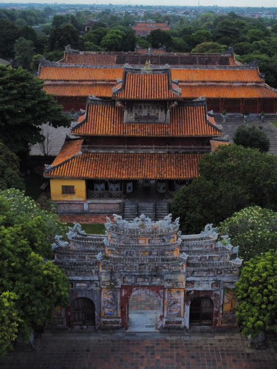 😊✨ Huế: Imperial History & Riverside Charm 🇻🇳🌿 😊✨ Huế: Imperial History & Riverside Charm 🇻🇳🌿
