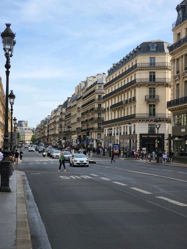 Exploring Paris’ 8th Arrondissement: Must-Dos & Halloween Fun 🎃