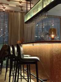 Chic Cocktails and Dreamy Lighting at Loreta