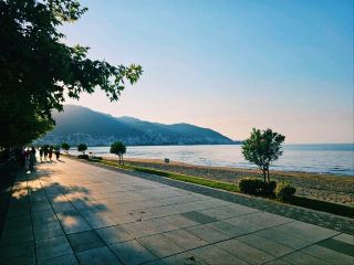 オルドゥ・サヒル公園：黒海沿いのリラックスできる散歩道。