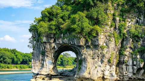 🏞️🚣 Explore Guilin: Landscapes, Attractions & Essential Travel Tips | Links Below 👇 — traveler post in Yangshuo