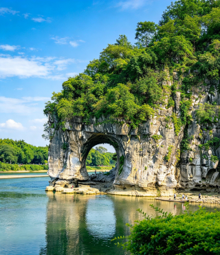 🏞️🚣 Explore Guilin: Landscapes, Attractions & Essential Travel Tips | Links Below 👇