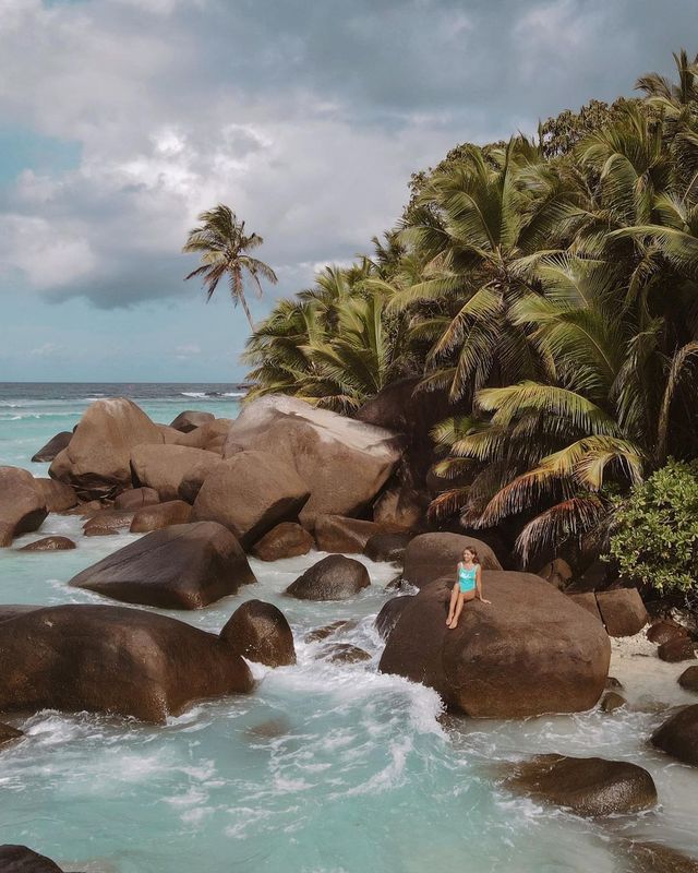From Seychelles Bliss to Moscow Stability