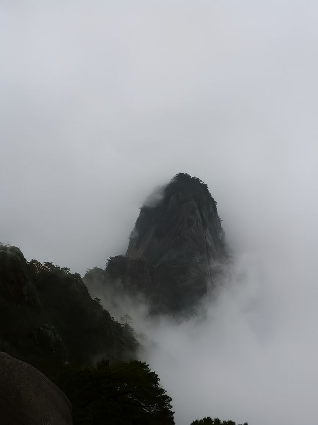 仙境一般的感覺，三月份的黃山！