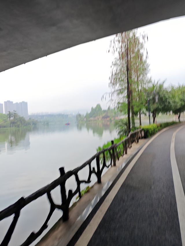 江湖江湖，重慶除了嘉陵江長江，還有個秀湖公園