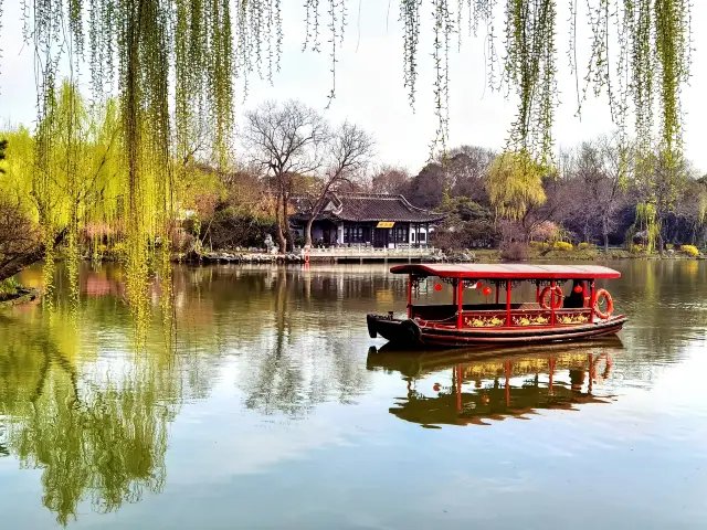 The beauty of Slender West Lake in spring is beyond words