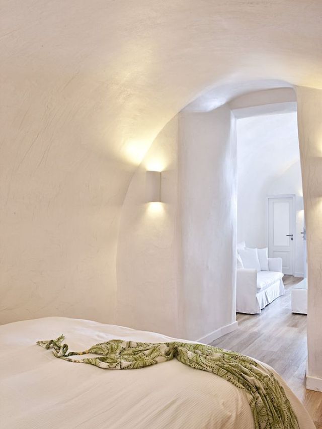 🌟 Santorini's Gem: Luxe Hotel Spotlight 🌊