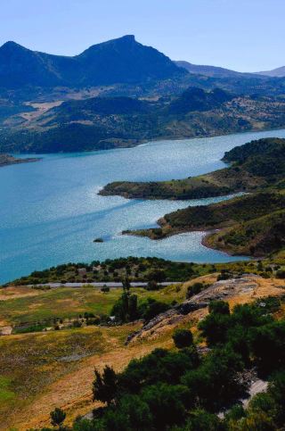Zahara de la Sierra - The most picturesque place full of charm in Spain!