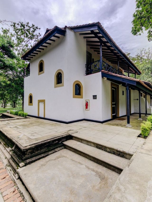 🌴🏨 Sri Lanka's Scenic Stay: Cinnamon Lodge Habarana 🐒🌄