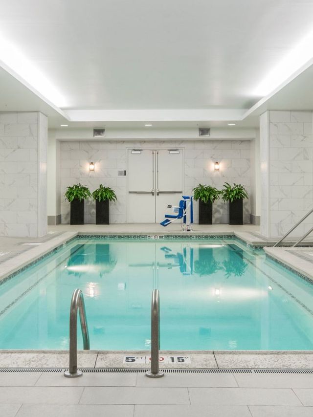 🌟 Luxe Louisville Lodgings: Embassy Suites Spotlight ✨
