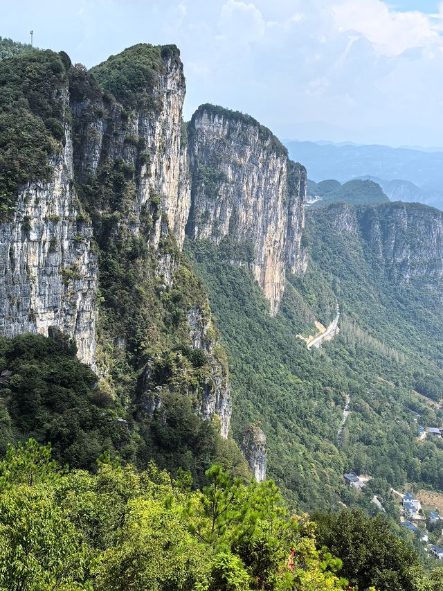 湖北建始縣黃鶴峰林。