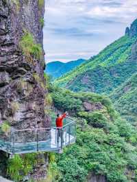 十一旅遊，搵到人少景美嘅地方。