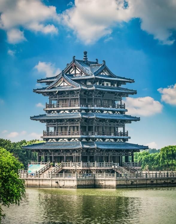 《神秘鳳凰城，等你來揭秘！》。