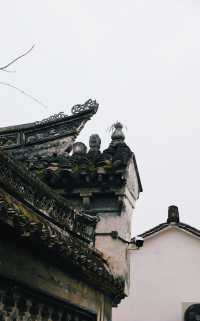 青石板路，白牆黛瓦寫滿歲月悠長。