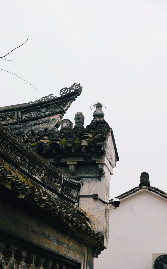 青石板路，白牆黛瓦寫滿歲月悠長。