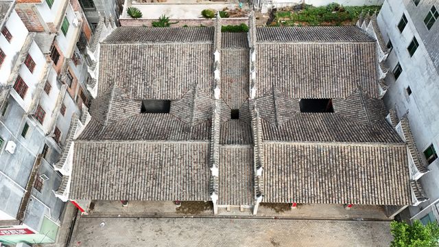 江西興國古龍崗鎮鄒氏宗祠。