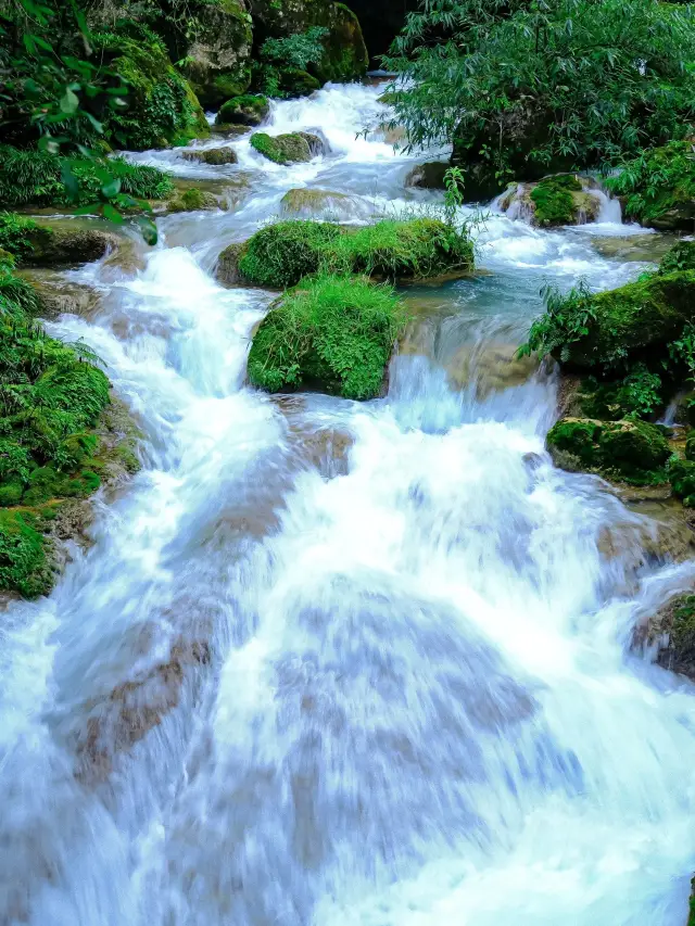 Libo Ancient Town & Xijiang Qianhu Miao Village 5-Day Tour: Soak in Hot Springs and Relax