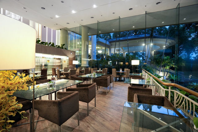 新山希斯酒店：期待與失落並存的旅程 