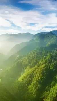盤山公路，是青春的賽道，是夢想的起點。