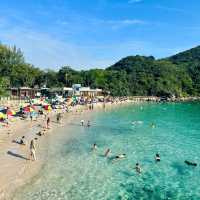 🌊西貢半月灣｜傳說中嘅玻璃果凍海！瞓住嘆日光浴超Chill～
