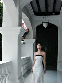 Raffles Hotel in Singapore is Stunning🌹