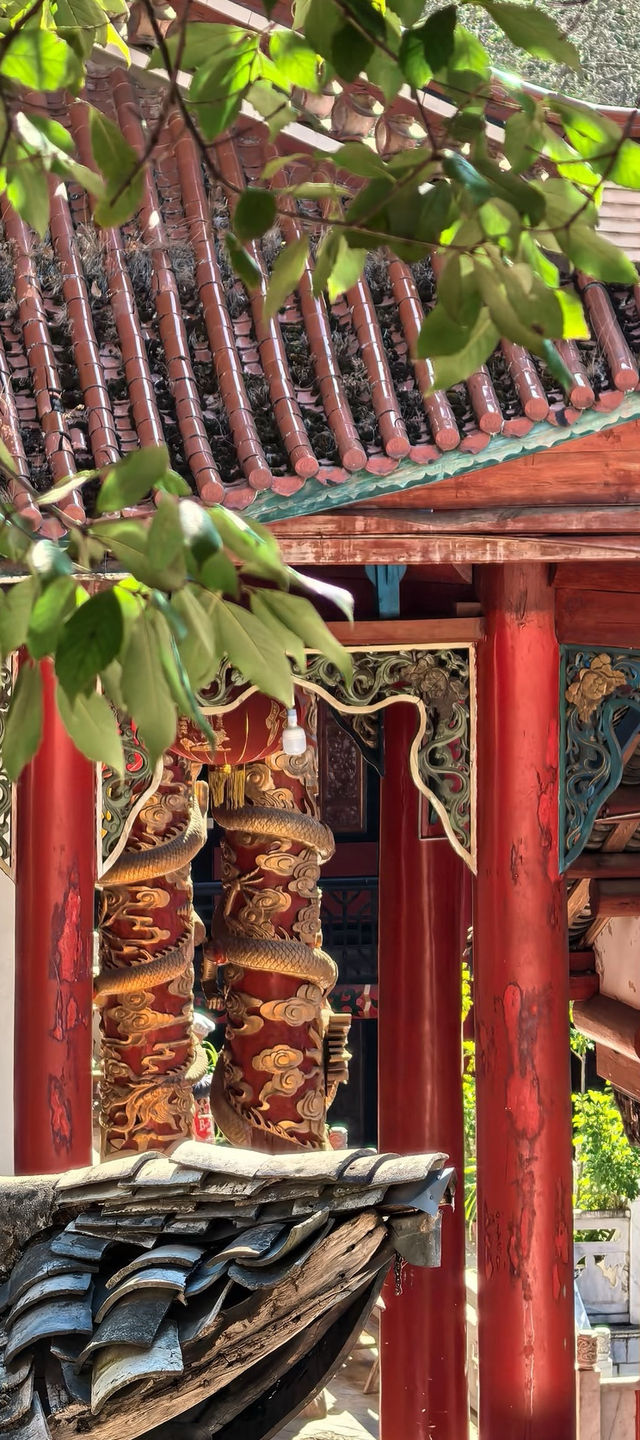 鹽源公母山｜丹霞秘境裡的神仙眷侶，隨手拍都是大片！ 必去理由 "情侶山"在線發糖！億年CP