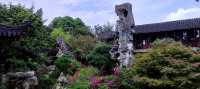 綠意依然、鮮花盛開的留園