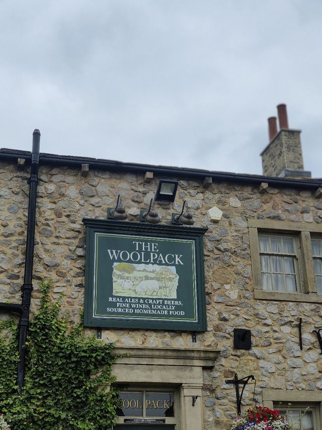 A Great Emmerdale Tour Experience with Rob and Kammy