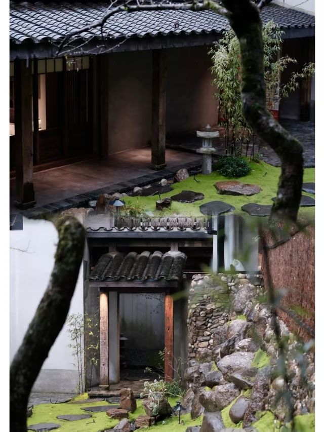 成都周邊新開 山林間的遛娃泡湯寶地！