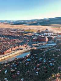 藏地深處的信仰之光！亞青寺，被萬千紅屋點亮的修行秘境  
如果你對藏地的信仰充滿嚮往，那一定要來一次