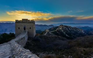Исследуйте нетронутую 150-километровую Великую стену Улунгоу и пройдитесь по «дикой» Великой стене, которая датируется периодом Ваньли династии Мин.