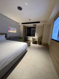 金塔藍天下佛光普照