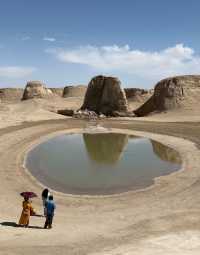 烏素特水上雅丹行記