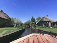 荷蘭羊角村一日遊全攻略坐船賞童話小鎮 品嚐美味三文魚