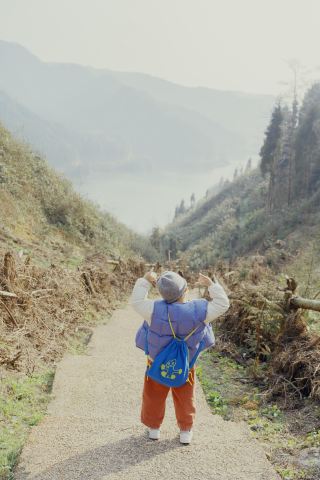 Чэнду за 1,5 часа | Отправьтесь в лес Миядзаки! Поход с детьми по скрытому райскому уголку, покрытому тростником.