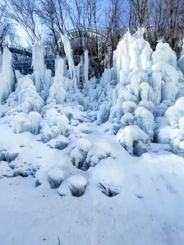 요동림해의 빙설 유토피아에 뛰어들어, 옥룡계는 겨울의 즐거움을 극한까지 끌어올렸습니다!