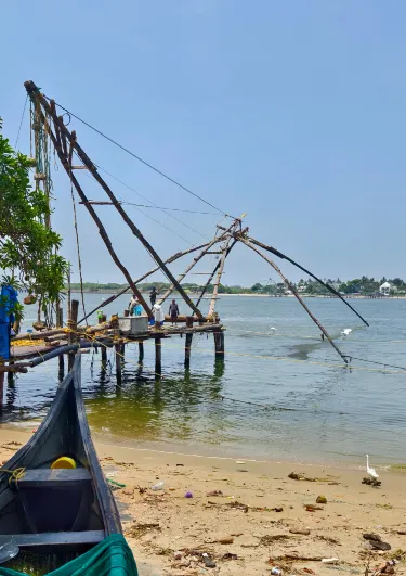 chinese fishing nets puthuvype beach Walk the World Series India: Kochi - Chinese Fishing Nets